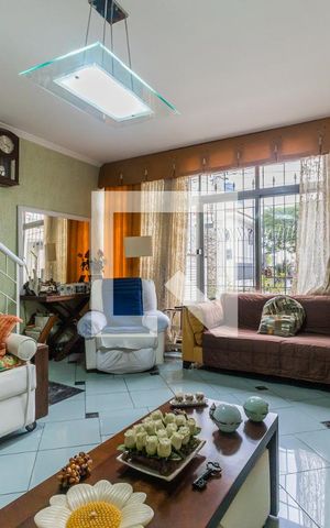 Casa à venda com 240m², 5 quartos e 5 vagasSala