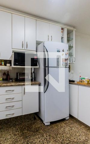 Casa à venda com 240m², 5 quartos e 5 vagasCozinha