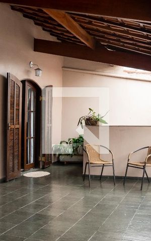 Casa à venda com 270m², 3 quartos e 3 vagasVaranda da Suíte e Quarto 2