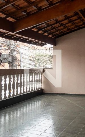 Casa à venda com 270m², 3 quartos e 3 vagasVaranda da Suíte e Quarto 2