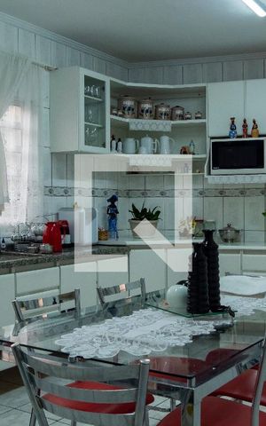 Casa à venda com 270m², 3 quartos e 3 vagasCozinha