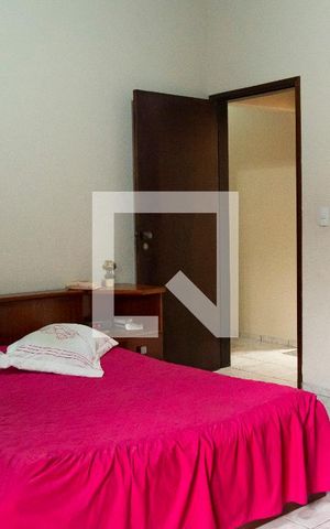 Casa à venda com 270m², 3 quartos e 3 vagasSuíte