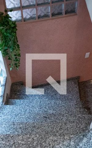 Casa à venda com 270m², 3 quartos e 3 vagasEscada