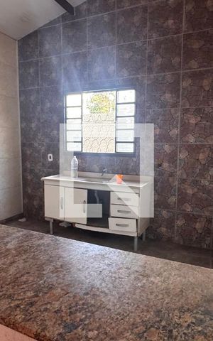 Casa à venda com 468m², 4 quartos e 8 vagas Casa à venda com 468m², 4 quartos e 8 vagasCozinha Casa 1