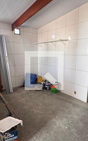 Casa à venda com 468m², 4 quartos e 8 vagas Casa à venda com 468m², 4 quartos e 8 vagasCozinha Casa 2