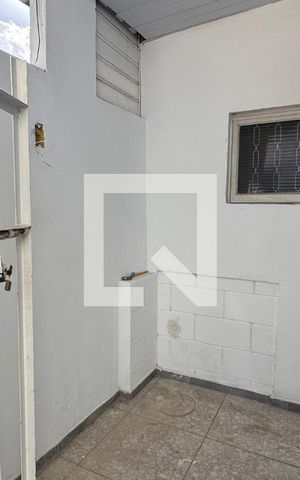 Casa à venda com 468m², 4 quartos e 8 vagas Casa à venda com 468m², 4 quartos e 8 vagasFrente Casa 2