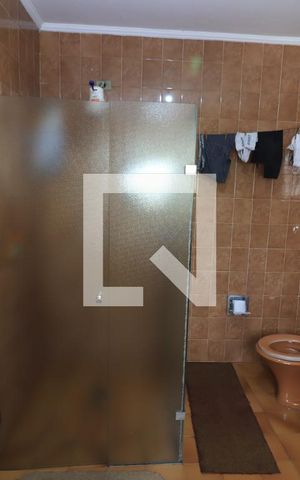 Casa à venda com 240m², 3 quartos e 4 vagasBanheiro da Suíte