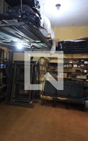 Casa à venda com 240m², 3 quartos e 4 vagasDespensa