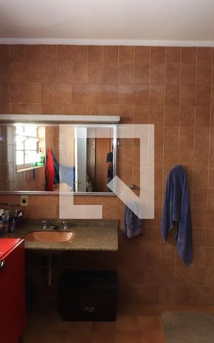 Casa à venda com 240m², 3 quartos e 4 vagasBanheiro da Suíte