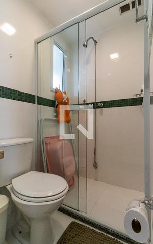 Apartamento à venda com 70m², 2 quartos e 2 vagas Apartamento à venda com 70m², 2 quartos e 2 vagasBanheiro Social