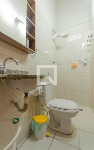 Casa de condomínio à venda com 146m², 3 quartos e 2 vagas Casa de condomínio à venda com 146m², 3 quartos e 2 vagasBanheiro