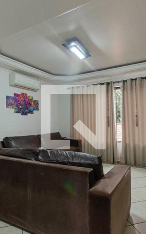 Casa de condomínio à venda com 146m², 3 quartos e 2 vagas Casa de condomínio à venda com 146m², 3 quartos e 2 vagasSala