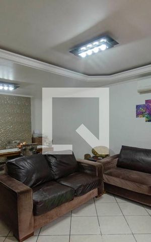 Casa de condomínio à venda com 146m², 3 quartos e 2 vagas Casa de condomínio à venda com 146m², 3 quartos e 2 vagasSala