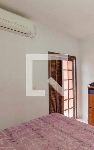 Casa de condomínio à venda com 146m², 3 quartos e 2 vagas Casa de condomínio à venda com 146m², 3 quartos e 2 vagasSuíte