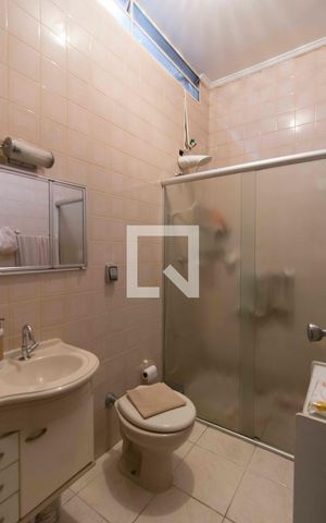 Casa à venda com 120m², 3 quartos e 1 vagaBanheiro
