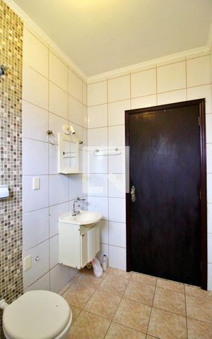 Casa à venda com 204m², 2 quartos e 4 vagasBanheiro 1