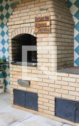 Casa à venda com 150m², 3 quartos e 2 vagasÁrea comum - Churrasqueira