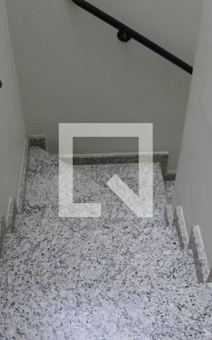 Casa à venda com 150m², 3 quartos e 2 vagasEscada
