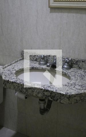 Casa à venda com 150m², 3 quartos e 2 vagasBanheiro Corredor