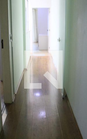 Casa à venda com 150m², 3 quartos e 2 vagasCorredor