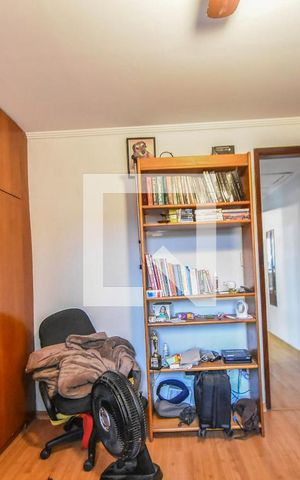 Casa à venda com 90m², 2 quartos e 2 vagasQuarto 01