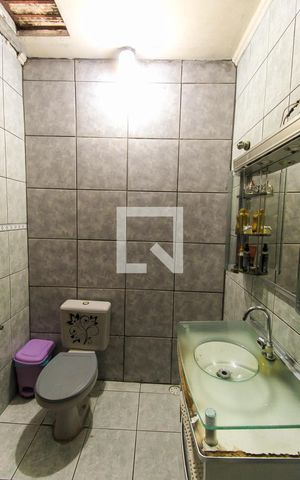 Casa à venda com 430m², 5 quartos e 5 vagas Casa à venda com 430m², 5 quartos e 5 vagasBanheiro 1