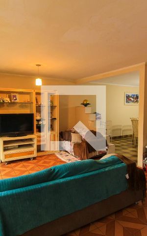 Casa à venda com 430m², 5 quartos e 5 vagas Casa à venda com 430m², 5 quartos e 5 vagasSala