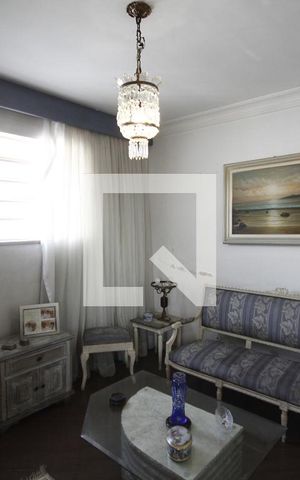 Casa à venda com 200m², 3 quartos e 3 vagasSala