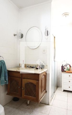 Casa à venda com 200m², 3 quartos e 3 vagasBanheiro