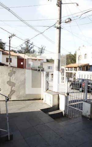 Casa à venda com 200m², 3 quartos e 3 vagasFrente