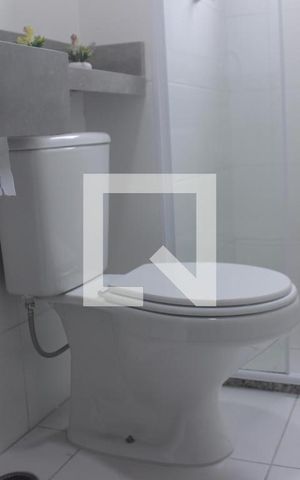 Apartamento para alugar com 41m², 2 quartos e sem vagaBanheiro do corredor