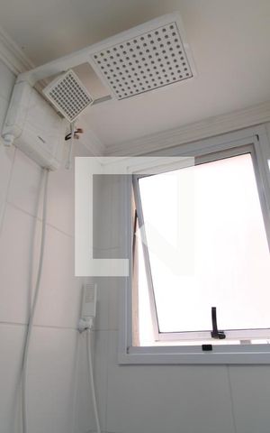 Apartamento à venda com 41m², 2 quartos e sem vagaChuveiro