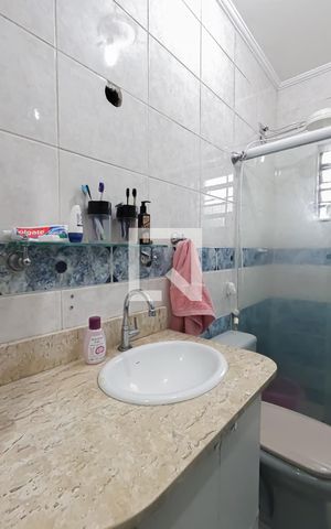 Casa à venda com 190m², 3 quartos e 3 vagas Casa à venda com 190m², 3 quartos e 3 vagasBanheiro
