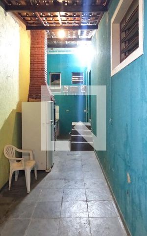 Casa à venda com 190m², 3 quartos e 3 vagas Casa à venda com 190m², 3 quartos e 3 vagasÁrea de Serviço