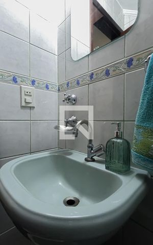 Casa à venda com 190m², 3 quartos e 3 vagas Casa à venda com 190m², 3 quartos e 3 vagasLavabo