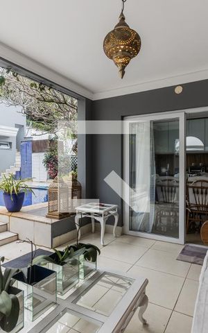 Casa à venda com 800m², 4 quartos e 6 vagasVaranda