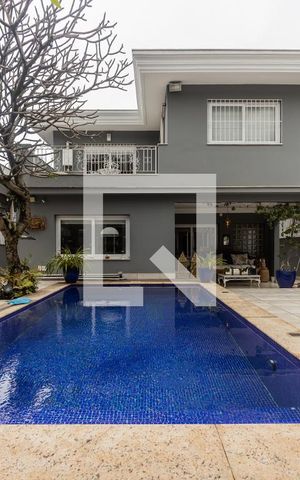 Casa à venda com 800m², 4 quartos e 6 vagasPiscina