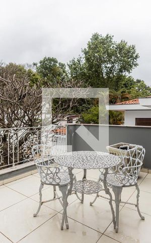 Casa à venda com 800m², 4 quartos e 6 vagasVaranda da Suíte 1