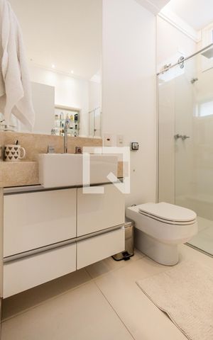 Casa à venda com 800m², 4 quartos e 6 vagasBanheiro da Suíte 3