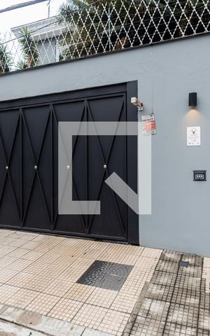 Casa à venda com 800m², 4 quartos e 6 vagasFachada