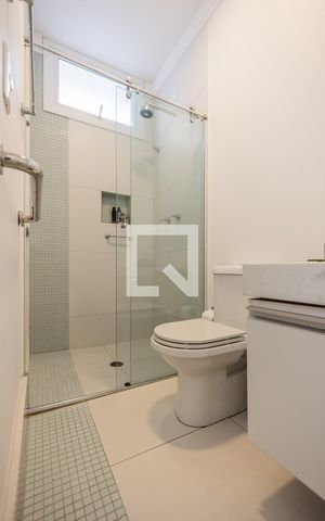 Casa à venda com 800m², 4 quartos e 6 vagasBanheiro da Suíte 2
