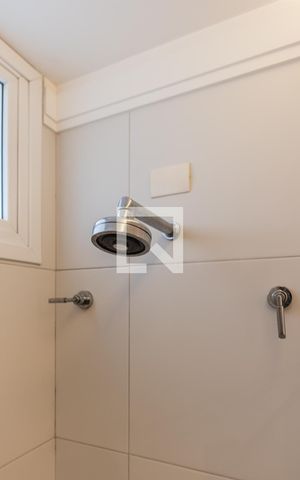 Casa à venda com 800m², 4 quartos e 6 vagasBanheiro da Suíte 4