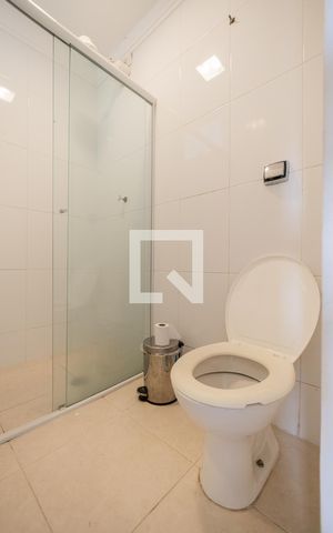 Casa à venda com 800m², 4 quartos e 6 vagasÁrea de Serviço - Banheiro