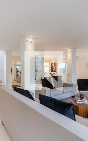 Casa à venda com 800m², 4 quartos e 6 vagasSala