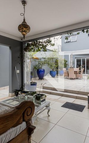 Casa à venda com 800m², 4 quartos e 6 vagasVaranda