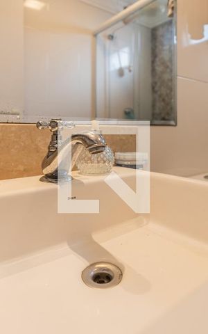 Casa à venda com 800m², 4 quartos e 6 vagasBanheiro Academia