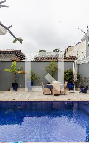 Casa à venda com 800m², 4 quartos e 6 vagasPiscina
