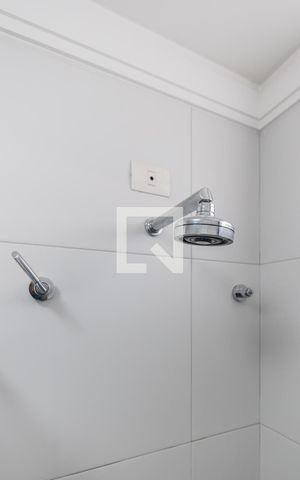 Casa à venda com 800m², 4 quartos e 6 vagasBanheiro 2 da Suíte 1