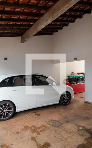 Casa à venda com 432m², 4 quartos e 4 vagas Casa à venda com 432m², 4 quartos e 4 vagasGaragem