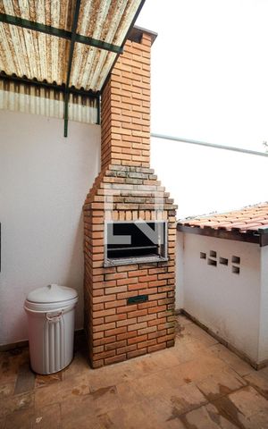 Casa à venda com 432m², 4 quartos e 4 vagas Casa à venda com 432m², 4 quartos e 4 vagasChurrasqueira